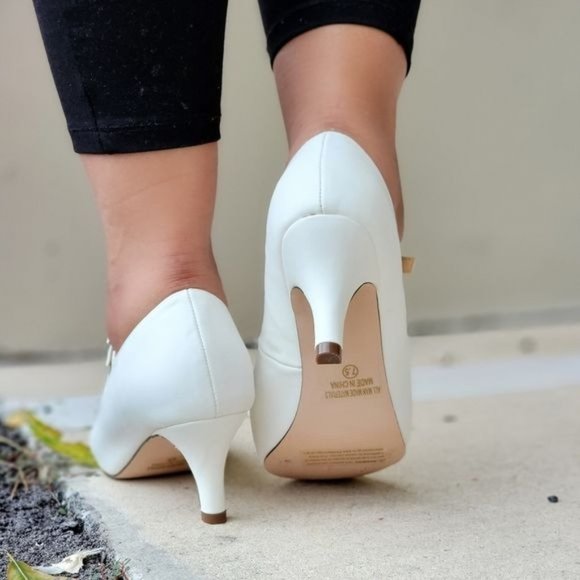 Womenn's Low Heel Mary Jane Pumps White Color - Picture 3 of 4